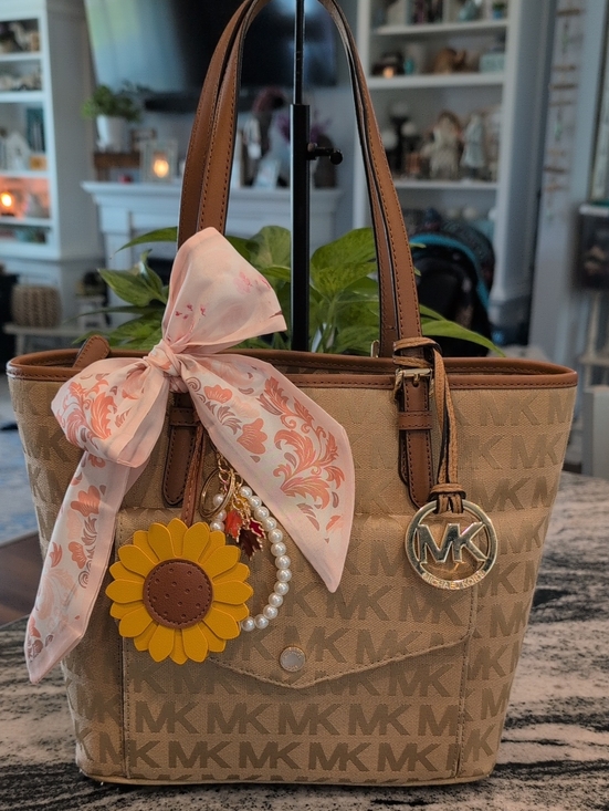 Michael Kors Handbags - Michael Kors Signature Canvas Tote Bag With Front Pocket